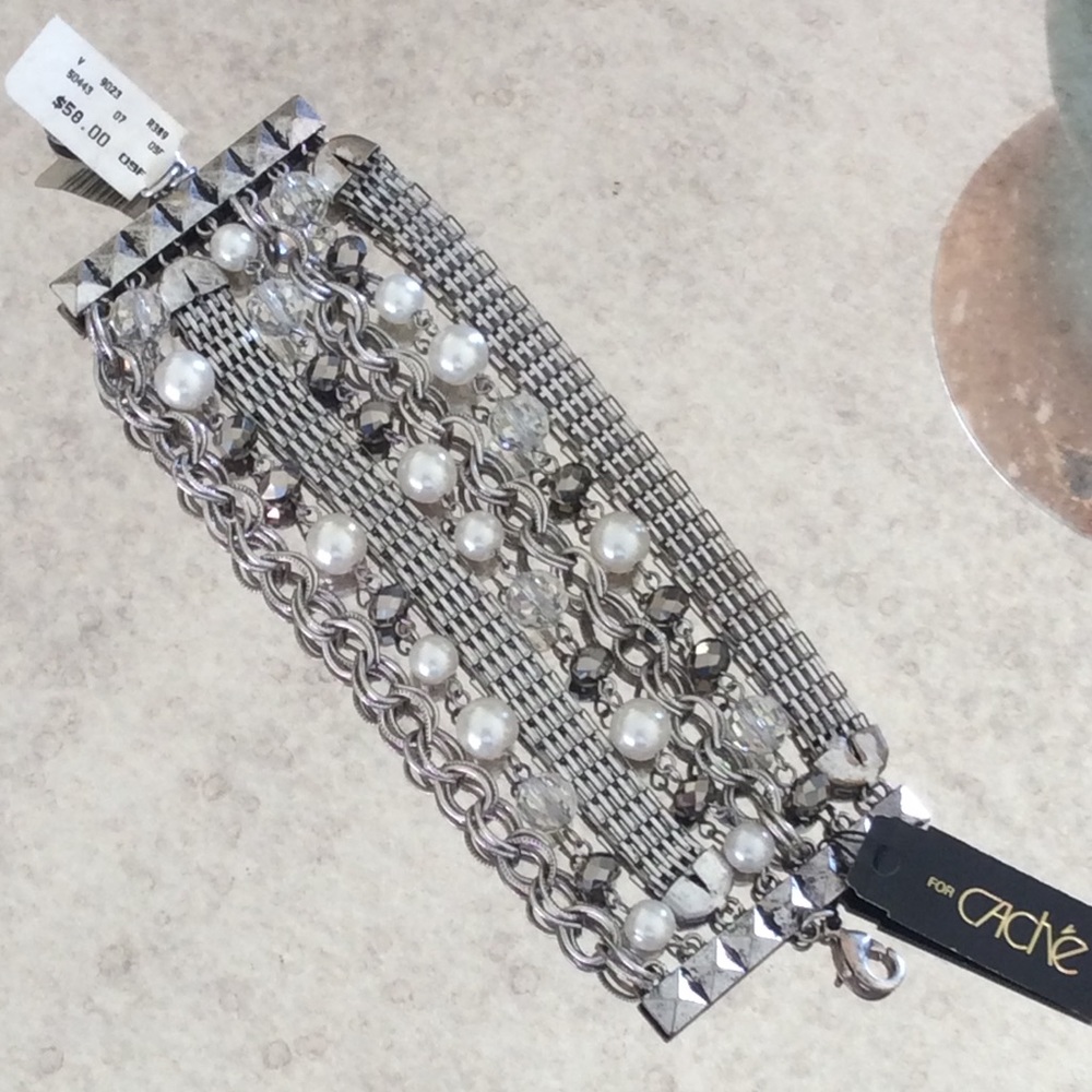 GORGEOUS CACHE BRACELET 🤩 NWT!!!
